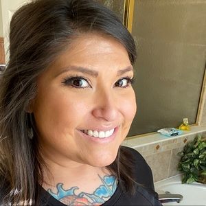 Meet your Posher, Simona